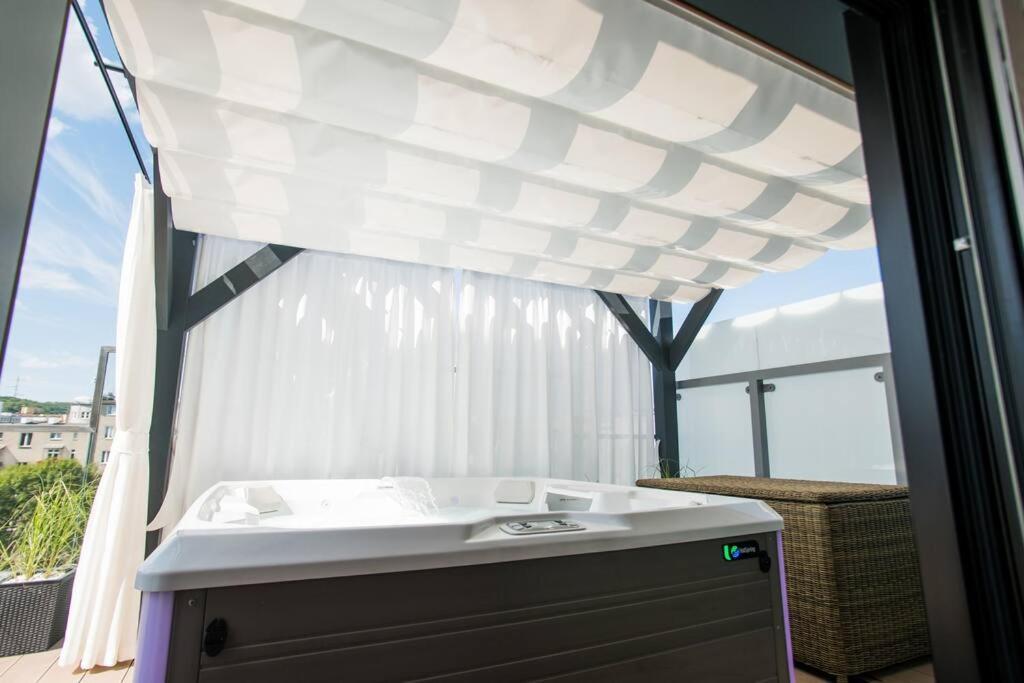 Luksusowy Penthouse Z Jacuzzi I Widokiem Na Morze Apartment Gdynia Ngoại thất bức ảnh