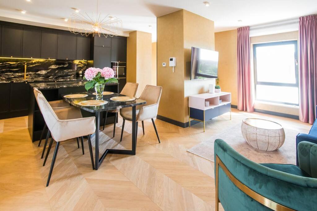 Luksusowy Penthouse Z Jacuzzi I Widokiem Na Morze Apartment Gdynia Ngoại thất bức ảnh
